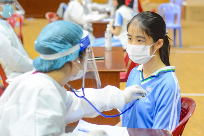 Với số lượng vaccine được viện trợ, Bộ Y tế sẽ triển khai theo phương châm an toàn, khoa học, hợp lý, hiệu quả Với số lượng vaccine được viện trợ, Bộ Y tế sẽ triển khai theo phương châm an toàn, khoa học, hợp lý, hiệu quả