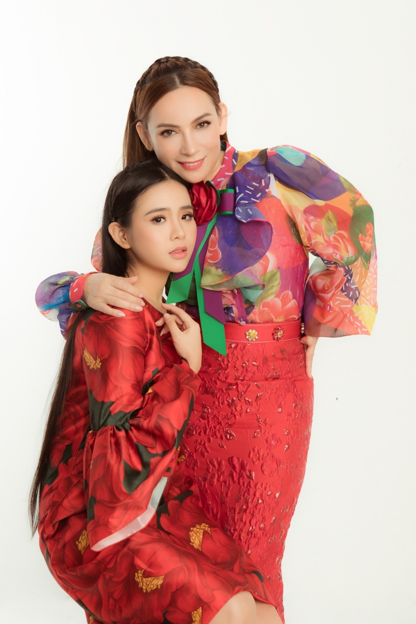 Sau khi mẹ Phi Nhung, Thiêng Ngân cảm thấy chơi vơi. Công việc ca hát không còn nhiều như trước, kinh tế có đôi chút khó khăn Sau khi mẹ Phi Nhung, Thiêng Ngân cảm thấy chơi vơi. Công việc ca hát không còn nhiều như trước, kinh tế có đôi chút khó khăn