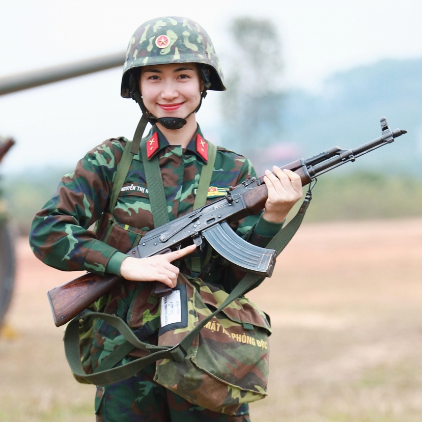 Sau tuyên bố 'đường ai nấy đi' với thiếu gia Minh Hải, Hòa Minzy trở thành tâm điểm của dư luận khi tham gia show truyền hình Sao Nhập Ngũ Sau tuyên bố 'đường ai nấy đi' với thiếu gia Minh Hải, Hòa Minzy trở thành tâm điểm của dư luận khi tham gia show truyền hình Sao Nhập Ngũ