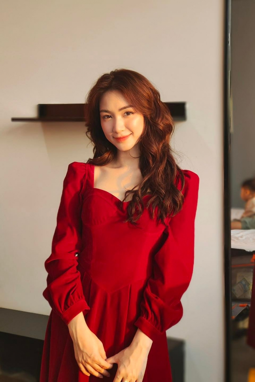 Giọng ca Không Thể Cùng Nhau Suốt Kiếp là minh chứng rõ ràng nhất cho vẻ đẹp người phụ nữ hiện đại: Xinh đẹp, tài năng Giọng ca Không Thể Cùng Nhau Suốt Kiếp là minh chứng rõ ràng nhất cho vẻ đẹp người phụ nữ hiện đại: Xinh đẹp, tài năng