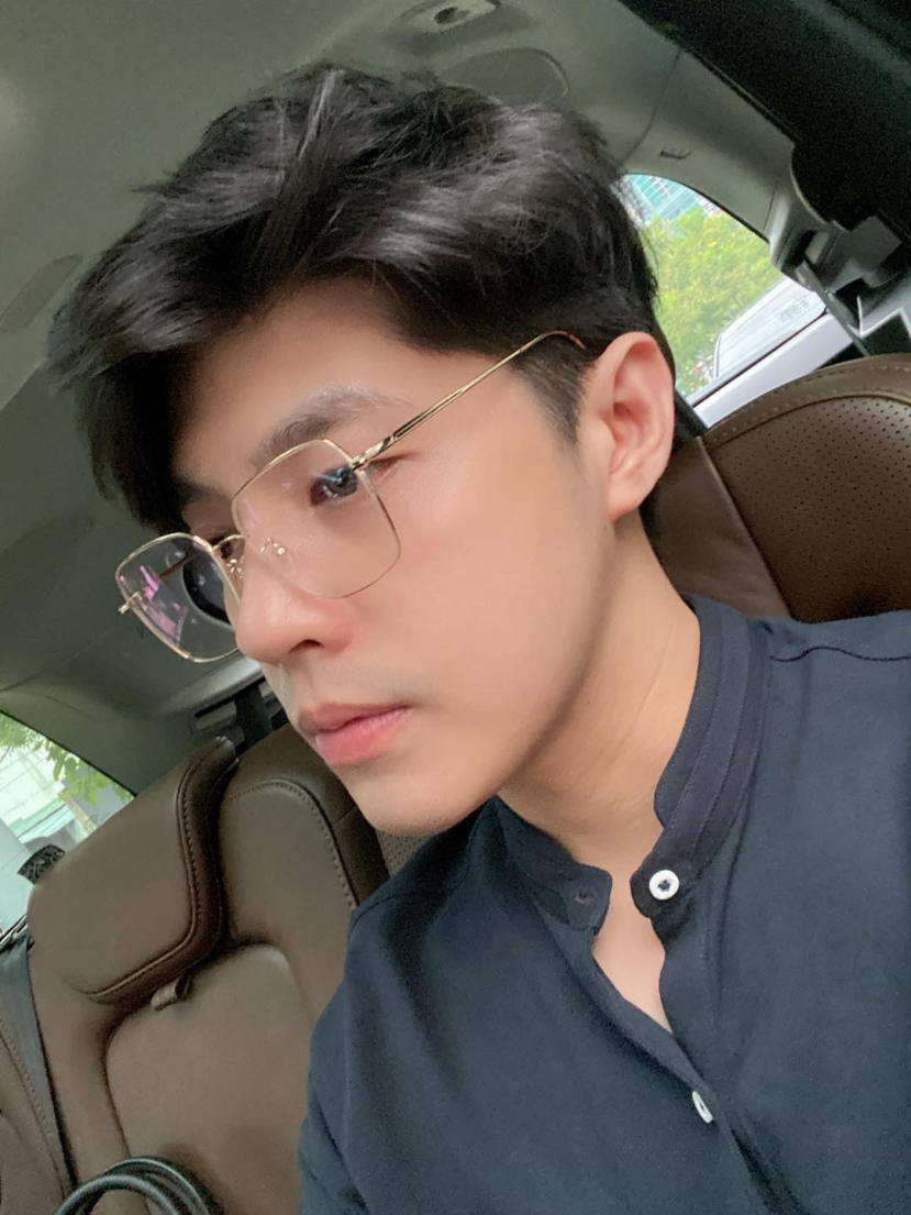 Noo Phước Thịnh đánh úp dân tình bằng hình ảnh khoe góc nghiêng thần thánh Noo Phước Thịnh đánh úp dân tình bằng hình ảnh khoe góc nghiêng thần thánh