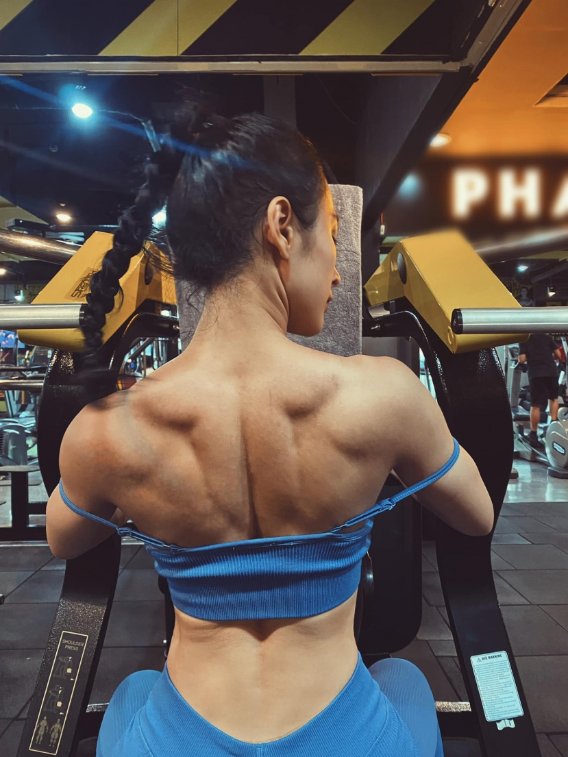 Trên mạng xã hội, Angela Phương Trinh thường xuyên đăng tải những hình ảnh tại phòng tập Trên mạng xã hội, Angela Phương Trinh thường xuyên đăng tải những hình ảnh tại phòng tập