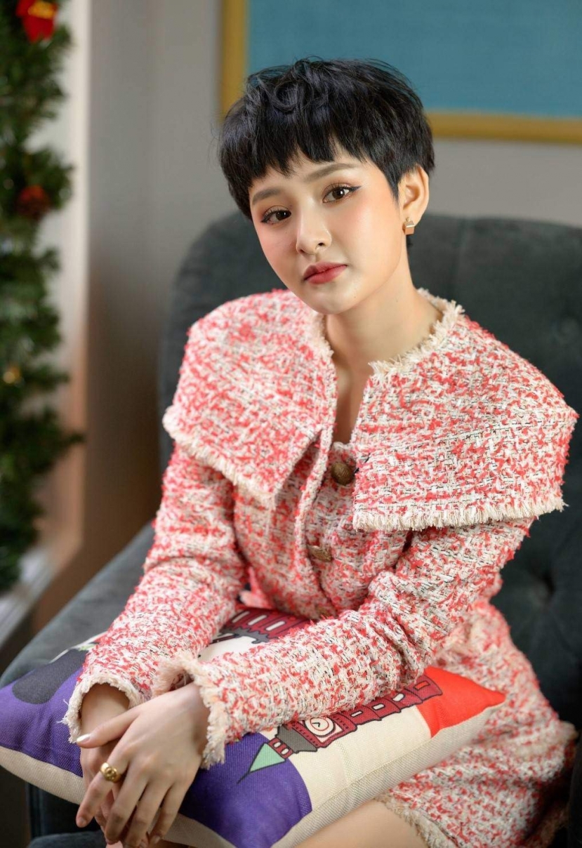 Sau khi thành danh, Hiền Hồ không được lòng hàng xóm như trước Sau khi thành danh, Hiền Hồ không được lòng hàng xóm như trước