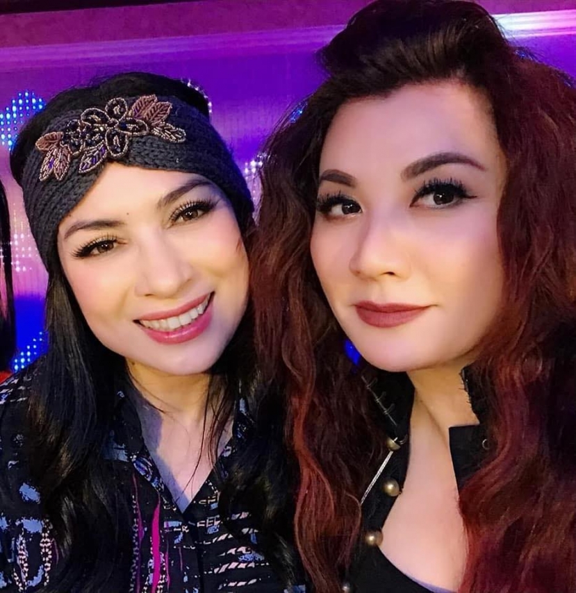 Phi Nhung - Trizzie Phương Trinh là cặp chị em thân thiết Phi Nhung - Trizzie Phương Trinh là cặp chị em thân thiết
