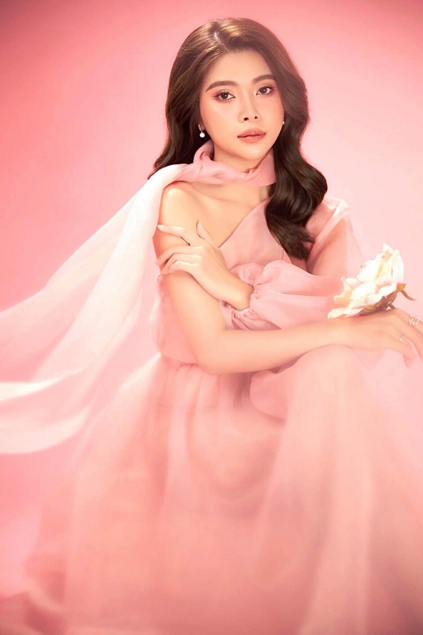 Showbiz Việt bàng hoàng trước thông tin nữ diễn viên Minh Sương (nghệ danh Ly Ly) đột ngột qua đời, hưởng dương 25 tuổi Showbiz Việt bàng hoàng trước thông tin nữ diễn viên Minh Sương (nghệ danh Ly Ly) đột ngột qua đời, hưởng dương 25 tuổi