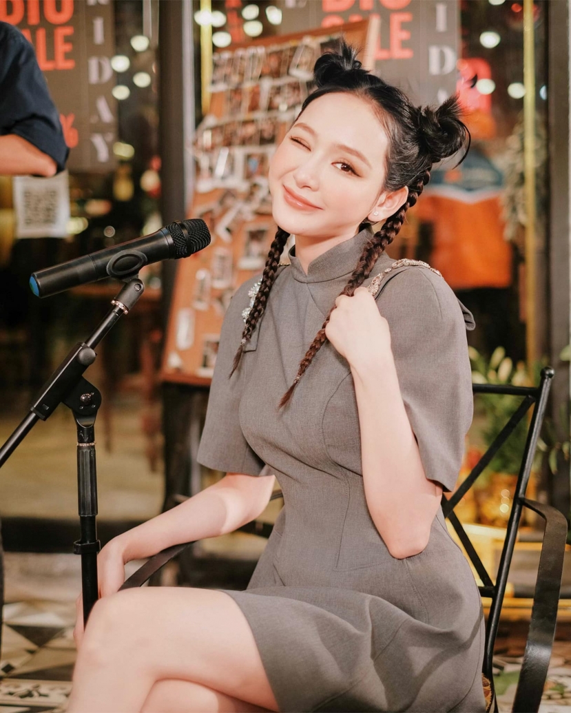 Cách đây không lâu mạng xã hội râm ran tin đồn cô và ekip đang có những chuẩn bị rất kỹ lưỡng trong việc trở lại hoạt động nghệ thuật Cách đây không lâu mạng xã hội râm ran tin đồn cô và ekip đang có những chuẩn bị rất kỹ lưỡng trong việc trở lại hoạt động nghệ thuật