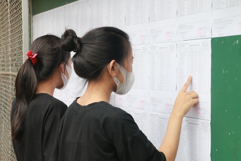 Để tra cứu điểm thi tuyển sinh lớp 10 tỉnh Nghệ An năm 2022, quý phụ huynh và học sinh có nhiều cách thức khác nhau Để tra cứu điểm thi tuyển sinh lớp 10 tỉnh Nghệ An năm 2022, quý phụ huynh và học sinh có nhiều cách thức khác nhau
