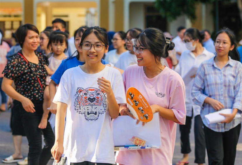 Đối với trường công lập và tư thục không thi tuyển sẽ tuyển sinh bằng cách xét tuyển học bạ Đối với trường công lập và tư thục không thi tuyển sẽ tuyển sinh bằng cách xét tuyển học bạ