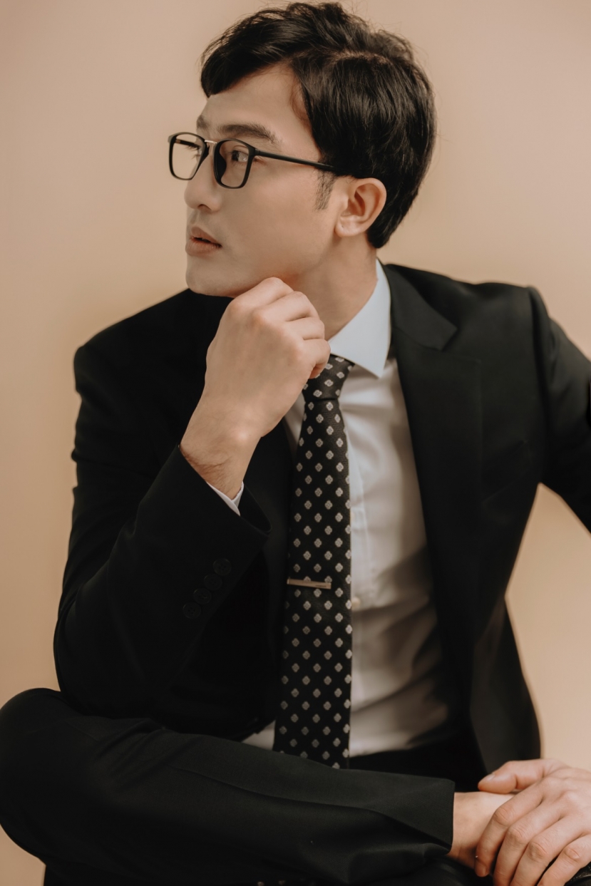 Bất ngờ phong cách biến hóa ‘thăng hạng’ của Doãn Quốc Đam 'Hướng dương ngược nắng' - Ảnh 4 Bất ngờ phong cách biến hóa ‘thăng hạng’ của Doãn Quốc Đam 'Hướng dương ngược nắng' - Ảnh 4