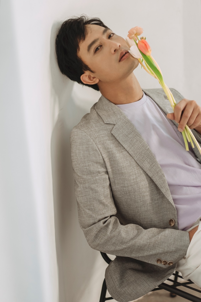 Bất ngờ phong cách biến hóa ‘thăng hạng’ của Doãn Quốc Đam 'Hướng dương ngược nắng' - Ảnh 6 Bất ngờ phong cách biến hóa ‘thăng hạng’ của Doãn Quốc Đam 'Hướng dương ngược nắng' - Ảnh 6