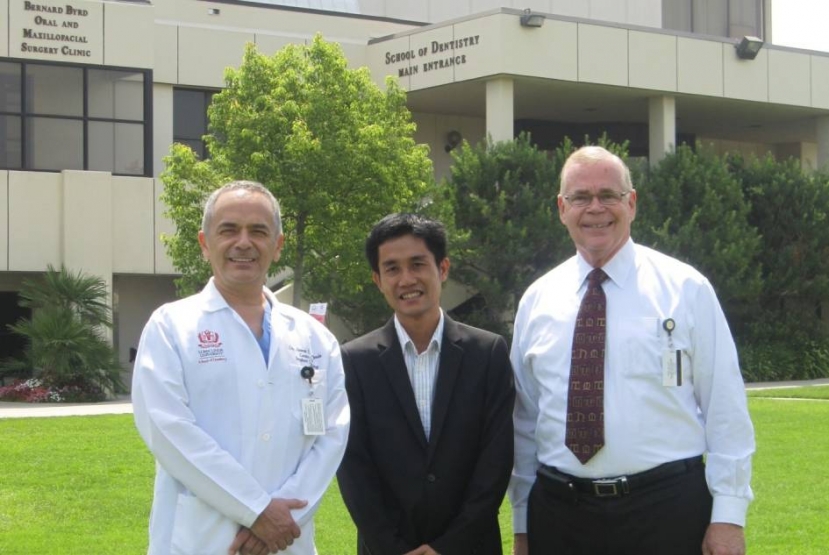 Bác sĩ Trần Thanh Phong may mắn được học hỏi kinh nghiệm với các bậc thầy Implant hàng đầu trên thế giới Bác sĩ Trần Thanh Phong may mắn được học hỏi kinh nghiệm với các bậc thầy Implant hàng đầu trên thế giới