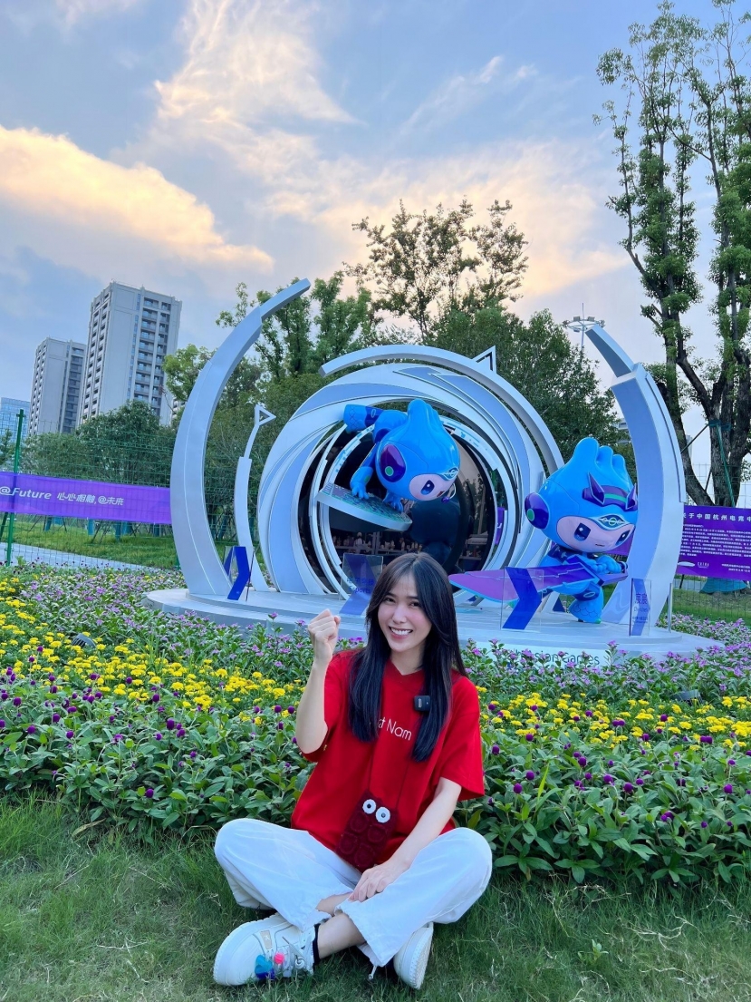 TikToker Angel Play: Đại diện TikTok Creator Gaming cổ vũ ASIAD 19 tại Hàng Châu - Ảnh 1 TikToker Angel Play: Đại diện TikTok Creator Gaming cổ vũ ASIAD 19 tại Hàng Châu - Ảnh 1