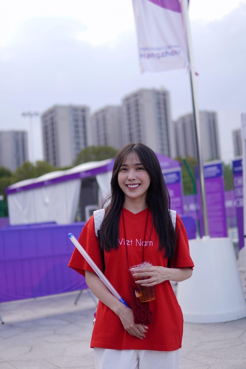 TikToker Angel Play: Đại diện TikTok Creator Gaming cổ vũ ASIAD 19 tại Hàng Châu - Ảnh 3 TikToker Angel Play: Đại diện TikTok Creator Gaming cổ vũ ASIAD 19 tại Hàng Châu - Ảnh 3