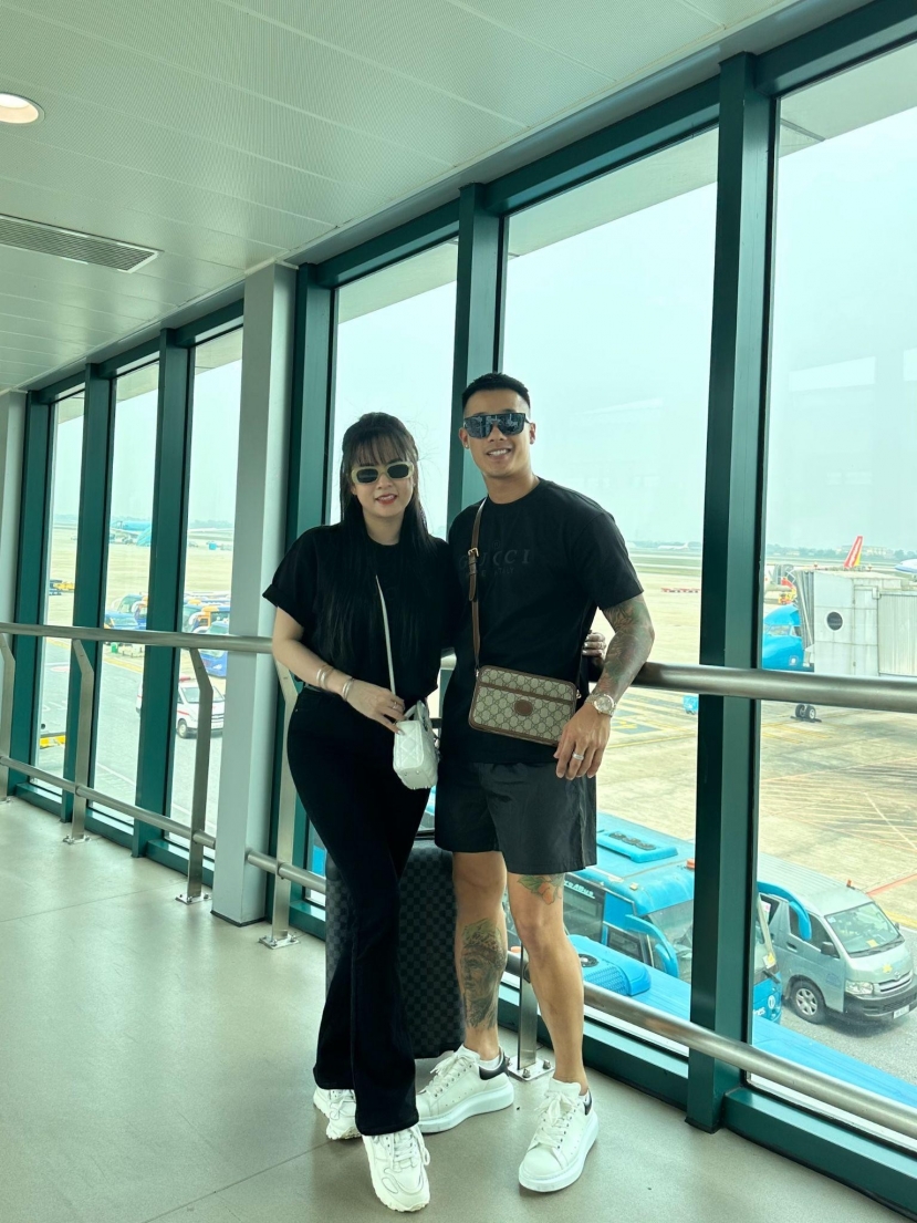 Người vợ luôn đồng hành, thấu hiểu chính là bí quyết giúp anh Việt Anh cân bằng giữa kinh doanh và chăm sóc gia đình Người vợ luôn đồng hành, thấu hiểu chính là bí quyết giúp anh Việt Anh cân bằng giữa kinh doanh và chăm sóc gia đình