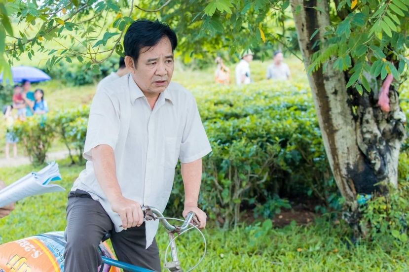 Thời điểm cuối năm, nghệ sĩ Quang Tèo nhận được nhiều lời mời làm phim. Thời điểm cuối năm, nghệ sĩ Quang Tèo nhận được nhiều lời mời làm phim.
