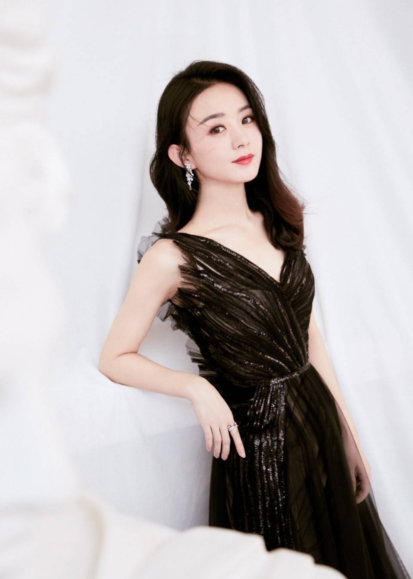 Triệu Lệ Dĩnh từng rơi vào tình trạng báo động đến mức phải ngưng việc đóng phim - Ảnh 2 Triệu Lệ Dĩnh từng rơi vào tình trạng báo động đến mức phải ngưng việc đóng phim - Ảnh 2