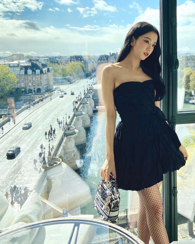 Jisoo (BLACKPINK) bất ngờ làm hành động này sau khi để lộ tình trạng sức khỏe bất ổn - Ảnh 4 Jisoo (BLACKPINK) bất ngờ làm hành động này sau khi để lộ tình trạng sức khỏe bất ổn - Ảnh 4