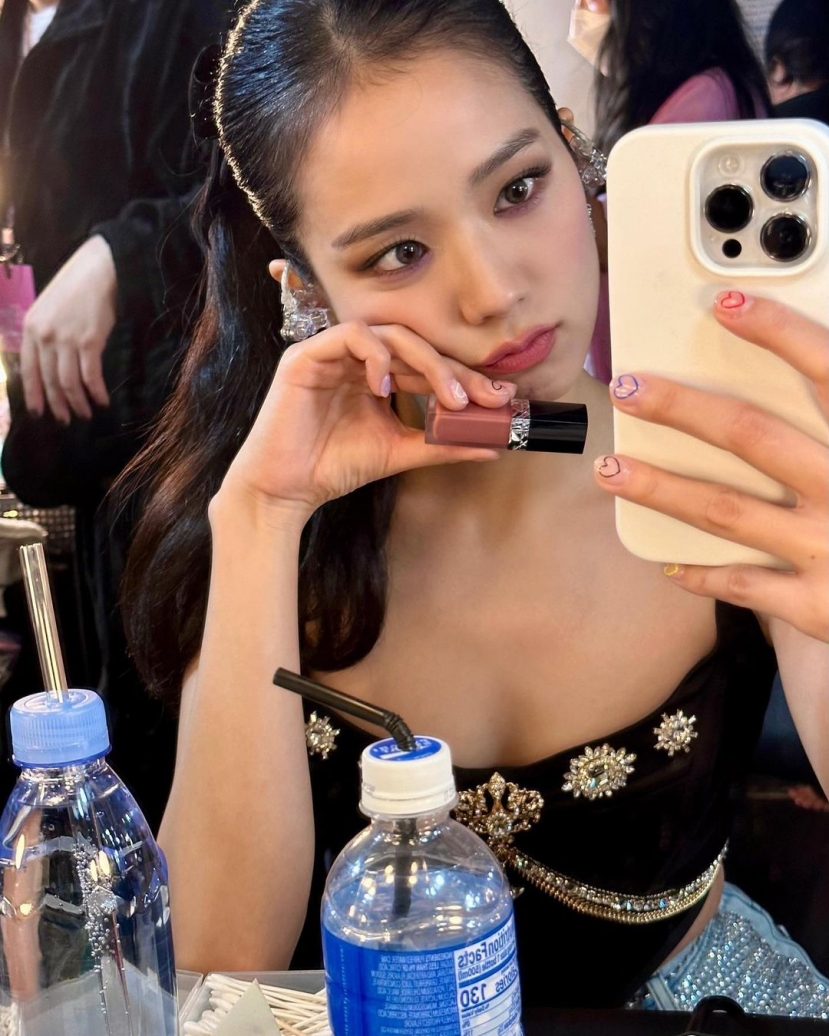 Jisoo (BLACKPINK) khoe ảnh xinh đẹp. Ảnh IGNV Jisoo (BLACKPINK) khoe ảnh xinh đẹp. Ảnh IGNV
