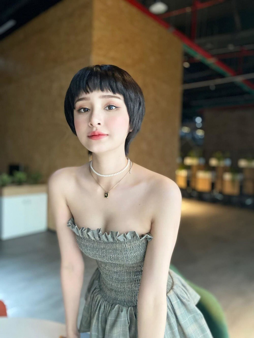 Hồng Đăng, Hiền Hồ và loạt nhân vật được tìm nhiều nhất trên Google 2022: Chỉ có 1 người không dính thị phi - Ảnh 2 Hồng Đăng, Hiền Hồ và loạt nhân vật được tìm nhiều nhất trên Google 2022: Chỉ có 1 người không dính thị phi - Ảnh 2