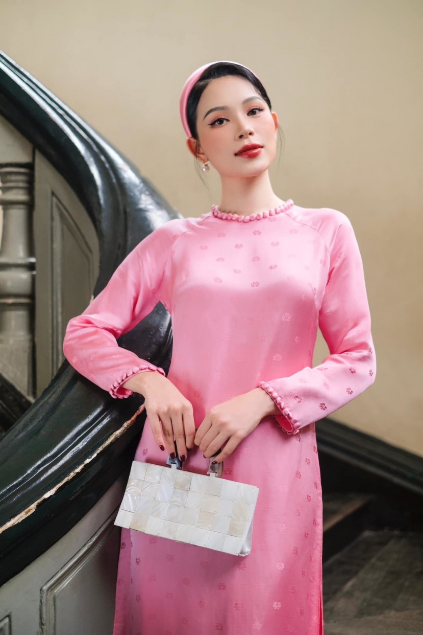 Linh Rin sở hữu nhan sắc xinh đẹp nổi bật. Linh Rin sở hữu nhan sắc xinh đẹp nổi bật.