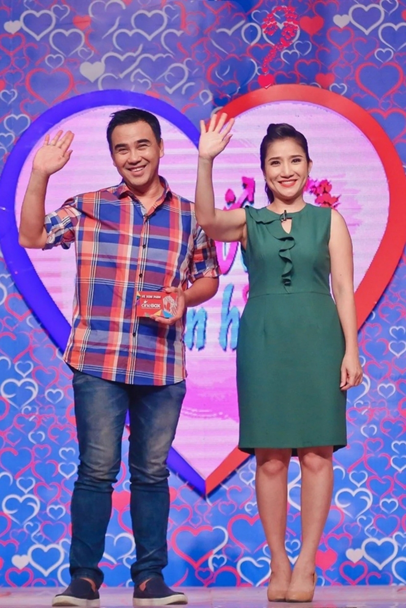 MC Cát Tường cùng Quyền Linh dẫn chương trình 'Bạn muốn hẹn hò'. MC Cát Tường cùng Quyền Linh dẫn chương trình 'Bạn muốn hẹn hò'.