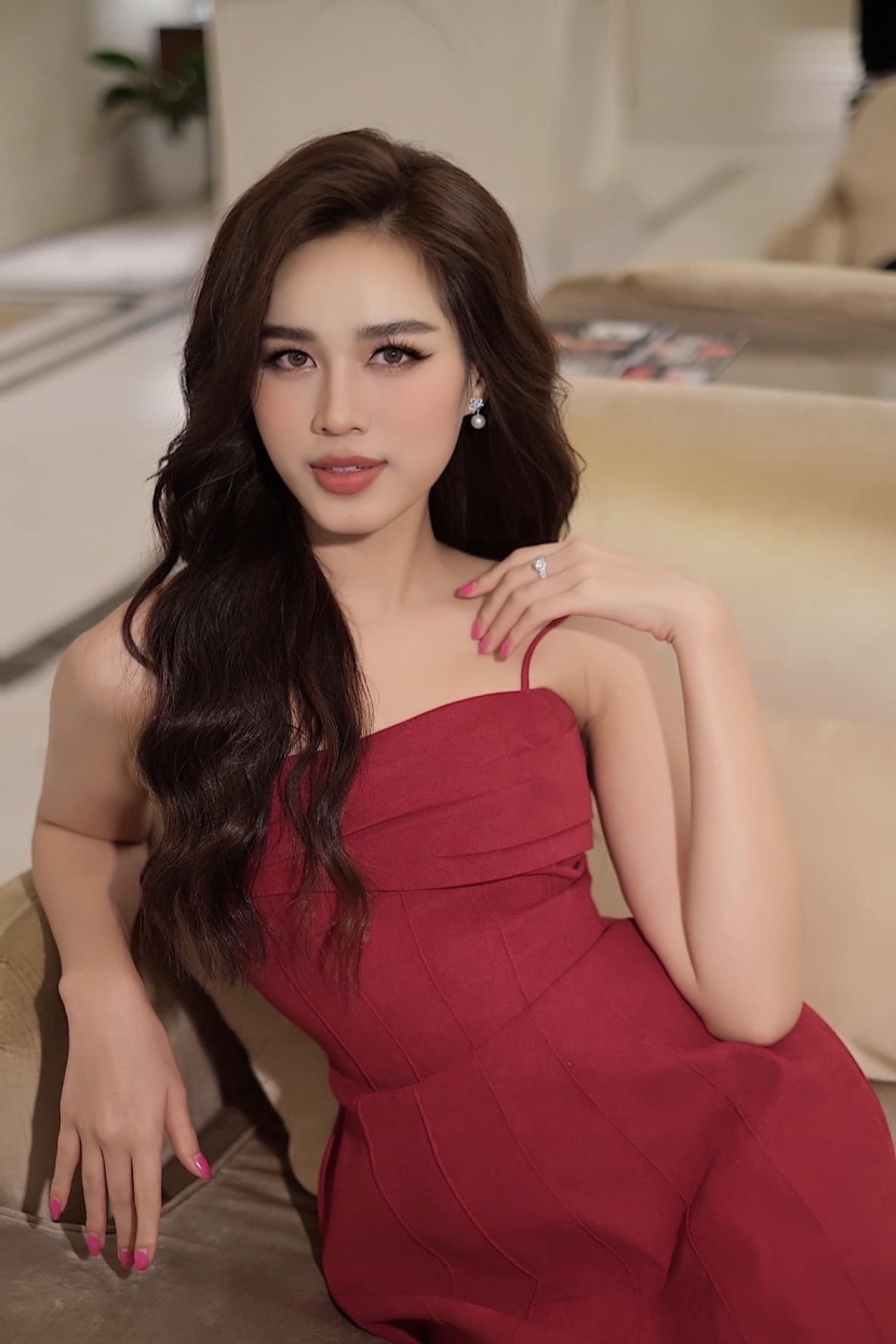Sắc vóc ngày càng lên hương của Đỗ Thị Hà. Ảnh FBNV Sắc vóc ngày càng lên hương của Đỗ Thị Hà. Ảnh FBNV