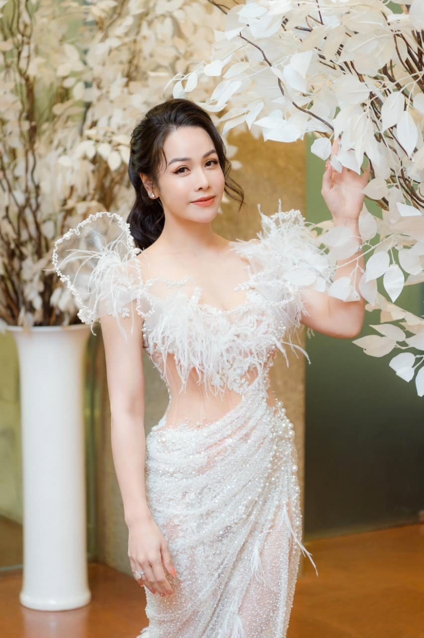 Nhật Kim Anh đã lên tiếng về hành động gây tranh cãi của Hương Giang. Ảnh FBNV Nhật Kim Anh đã lên tiếng về hành động gây tranh cãi của Hương Giang. Ảnh FBNV