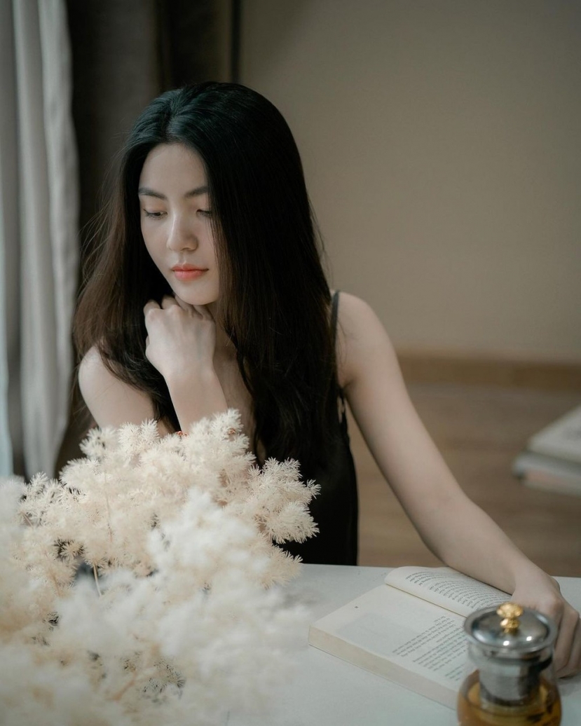Cô gái sinh năm 1994 này thường xuyên khoe thân hình nóng bỏng và rất biết cách để gây chú ý. Cô gái sinh năm 1994 này thường xuyên khoe thân hình nóng bỏng và rất biết cách để gây chú ý.