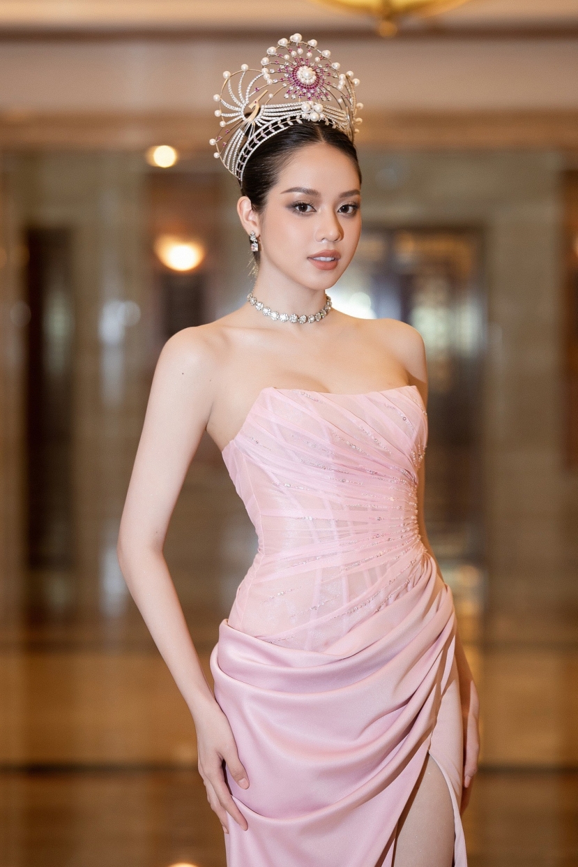 Thanh Thủy không đóng khung trong một phong cách nhất định. Thanh Thủy không đóng khung trong một phong cách nhất định.
