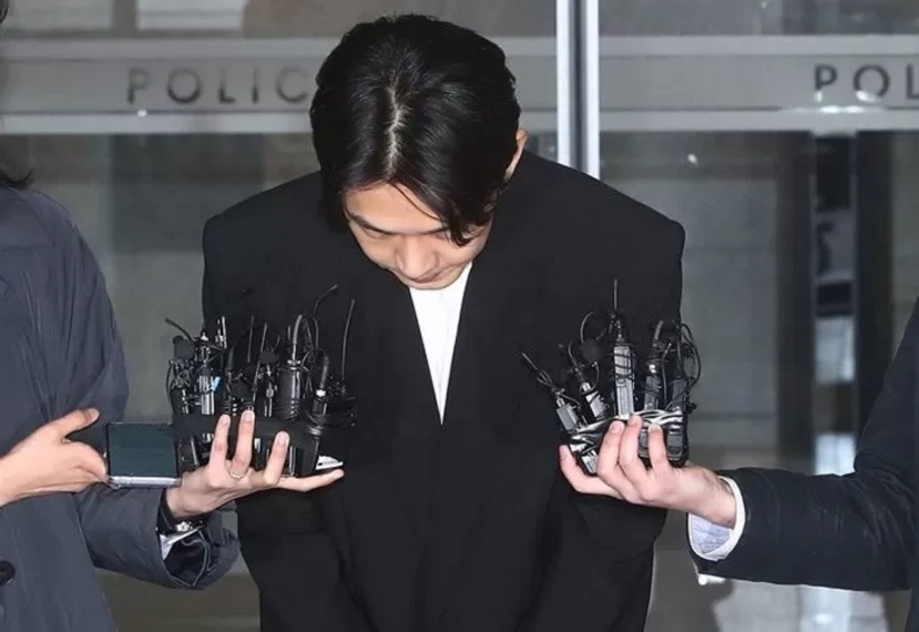 Yoo Ah In xin lỗi về bê bối dùng chất cấm. Yoo Ah In xin lỗi về bê bối dùng chất cấm.