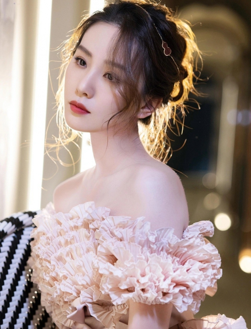 Lưu Diệc Phi thân thiết với cả Cbiz trừ Dương Mịch và Lưu Thi Thi? - Ảnh 1 Lưu Diệc Phi thân thiết với cả Cbiz trừ Dương Mịch và Lưu Thi Thi? - Ảnh 1