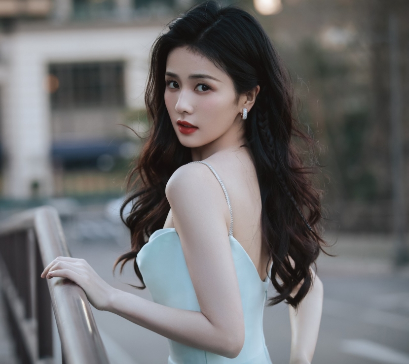 Bạch Lộc lên tiếng xin lỗi vì phát ngôn vạ miệng. Bạch Lộc lên tiếng xin lỗi vì phát ngôn vạ miệng.
