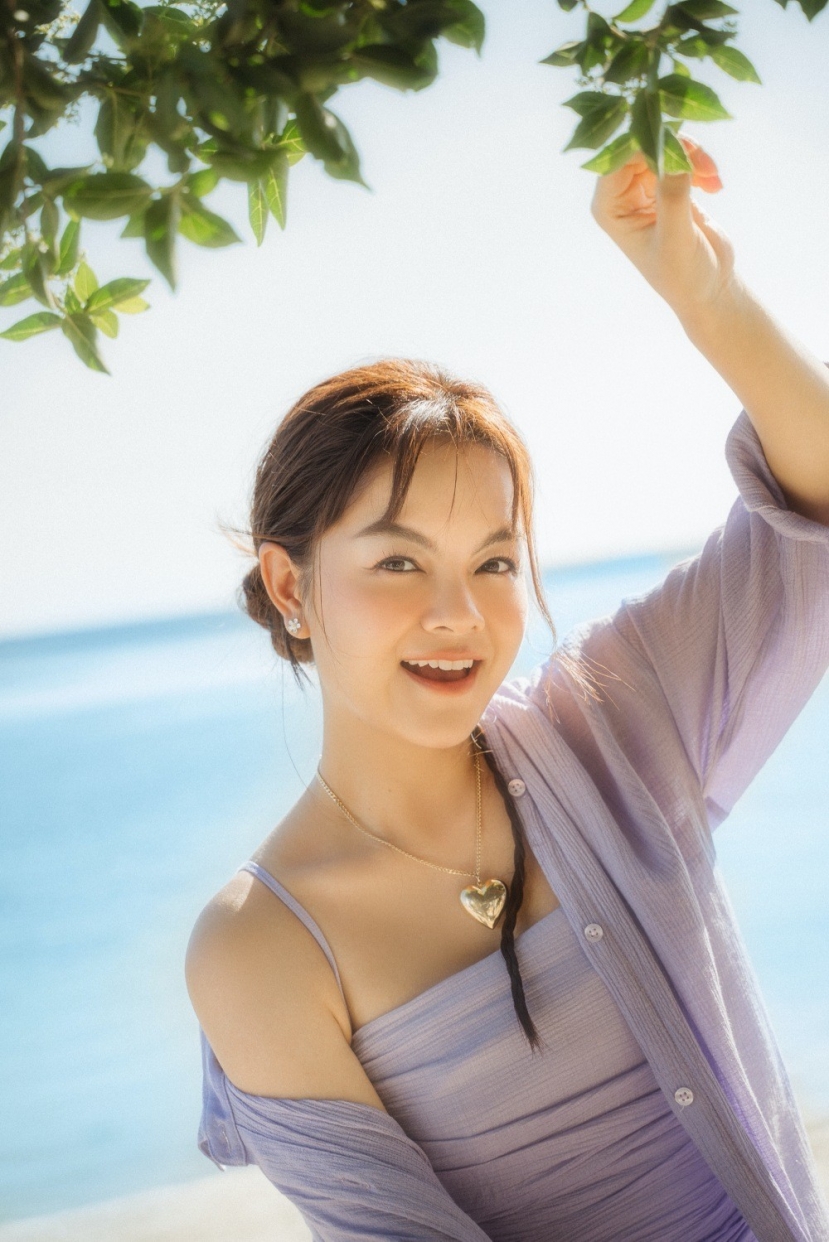 Phạm Quỳnh Anh hé lộ về bạn trai kém tuổi. Ảnh cắt từ video Phạm Quỳnh Anh hé lộ về bạn trai kém tuổi. Ảnh cắt từ video
