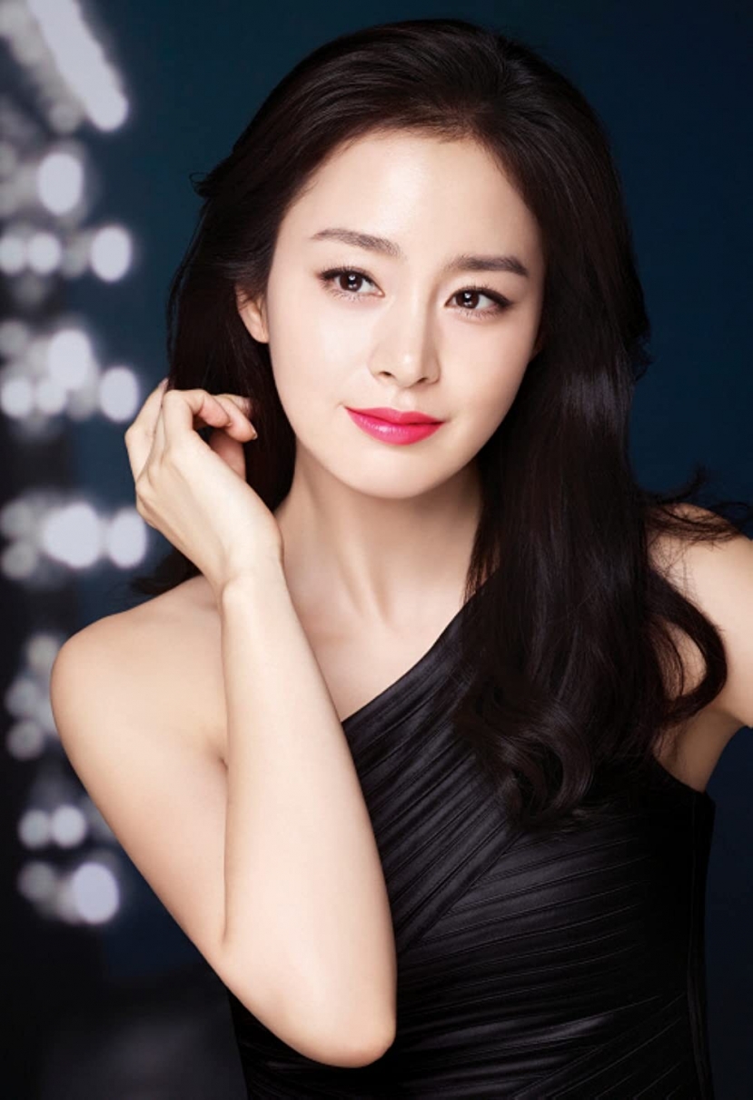 Kim Tae Hee được mệnh danh là 'ngọc nữ Kbiz' Kim Tae Hee được mệnh danh là 'ngọc nữ Kbiz'