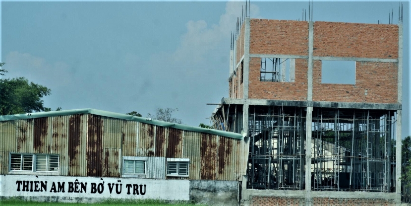 Tòa án nhân dân huyện Đức Hòa, tỉnh Long An đã ban hành quyết định đưa ra xét xử sơ thẩm vụ án hình sự đối với các bị cáo trong vụ án Tịnh Thất Bồng Lai Tòa án nhân dân huyện Đức Hòa, tỉnh Long An đã ban hành quyết định đưa ra xét xử sơ thẩm vụ án hình sự đối với các bị cáo trong vụ án Tịnh Thất Bồng Lai