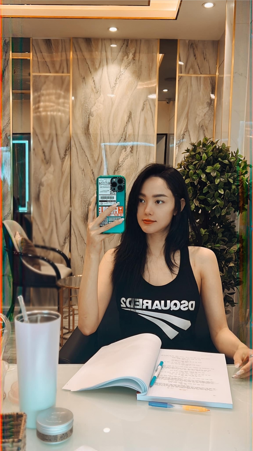 Kể từ khi cưới chồng, Minh Hằng thoải mái chia sẻ cuộc sống hôn nhân hơn hẳn Kể từ khi cưới chồng, Minh Hằng thoải mái chia sẻ cuộc sống hôn nhân hơn hẳn