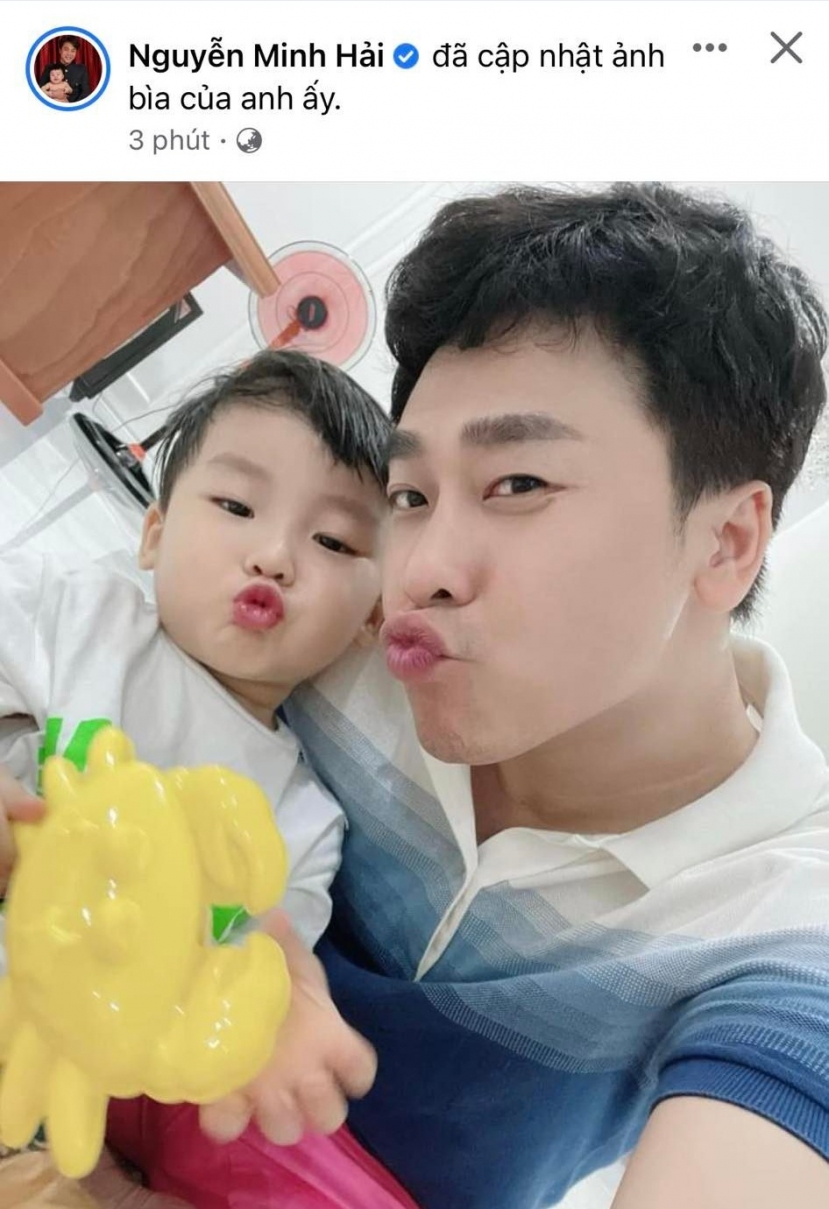 Minh Hải ngầm khẳng định tình thương mà anh dành cho bé Bo vẫn là lớn nhất và không ai có thể thay thế. Minh Hải ngầm khẳng định tình thương mà anh dành cho bé Bo vẫn là lớn nhất và không ai có thể thay thế.
