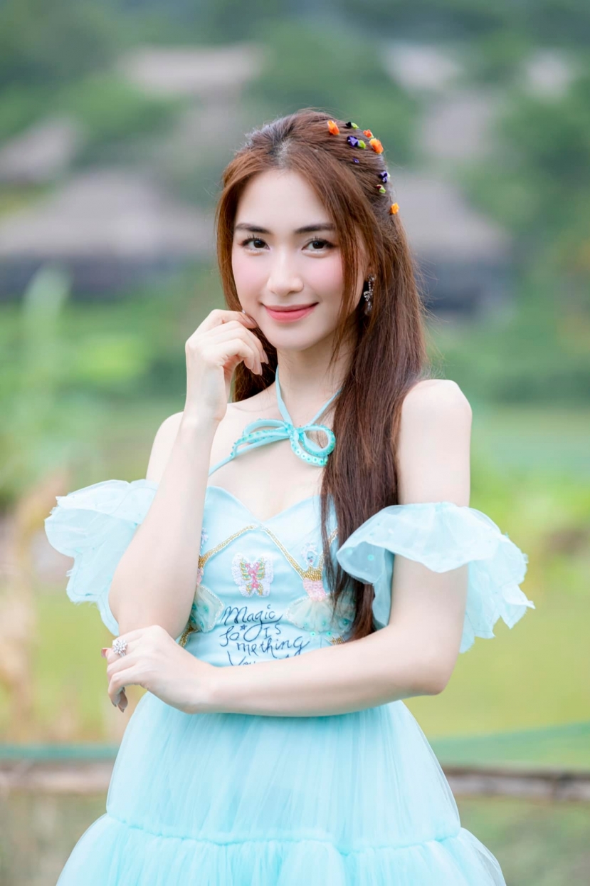 Sau tan vỡ tình cảm, Hòa Minzy bắt đầu cuộc sống của một bà mẹ đơn thân bình yên và nhẹ nhàng Sau tan vỡ tình cảm, Hòa Minzy bắt đầu cuộc sống của một bà mẹ đơn thân bình yên và nhẹ nhàng