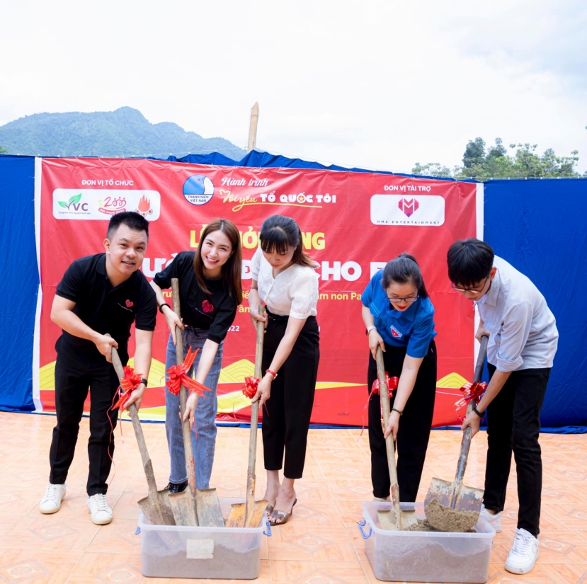 Có một 'đóa hoa ban' xứ Kinh Bắc đẹp như Hòa Minzy, lan tỏa sắc thơm ngạt ngào cho đời! - Ảnh 2 Có một 'đóa hoa ban' xứ Kinh Bắc đẹp như Hòa Minzy, lan tỏa sắc thơm ngạt ngào cho đời! - Ảnh 2