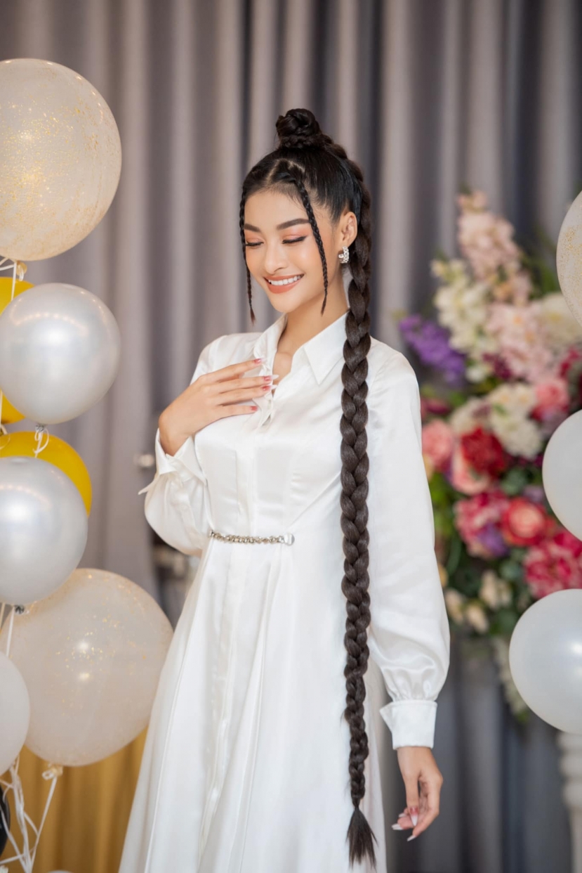 Mỹ nhân Việt đá sân sang làm ca sĩ: Người rạng danh nức nở, người bị chê 'ô dề' nên yên phận - Ảnh 2 Mỹ nhân Việt đá sân sang làm ca sĩ: Người rạng danh nức nở, người bị chê 'ô dề' nên yên phận - Ảnh 2