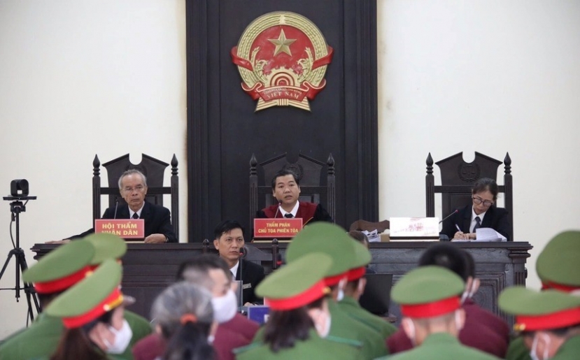 Phiên xử Tịnh Thất Bồng Lai chiều nay: HĐXX đưa ra yêu cầu cứng rắn, tiếp tục xét hỏi, bố Diễm My tham gia - Ảnh 1 Phiên xử Tịnh Thất Bồng Lai chiều nay: HĐXX đưa ra yêu cầu cứng rắn, tiếp tục xét hỏi, bố Diễm My tham gia - Ảnh 1