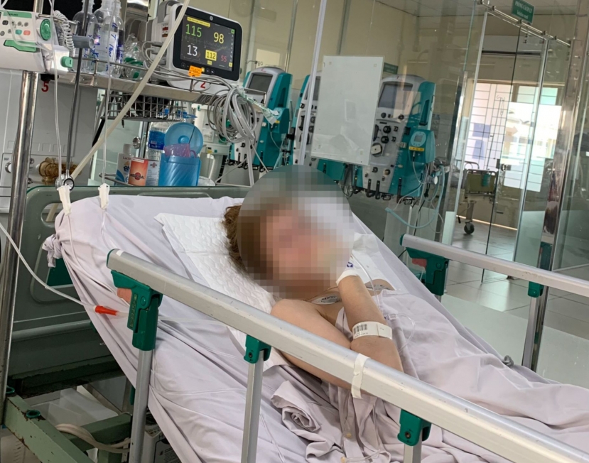 2 trường hợp tử vong, những trường hợp còn lại hiện đang được tích cực điều trị trong vụ 8 sinh viên ngộ độc rượu 2 trường hợp tử vong, những trường hợp còn lại hiện đang được tích cực điều trị trong vụ 8 sinh viên ngộ độc rượu