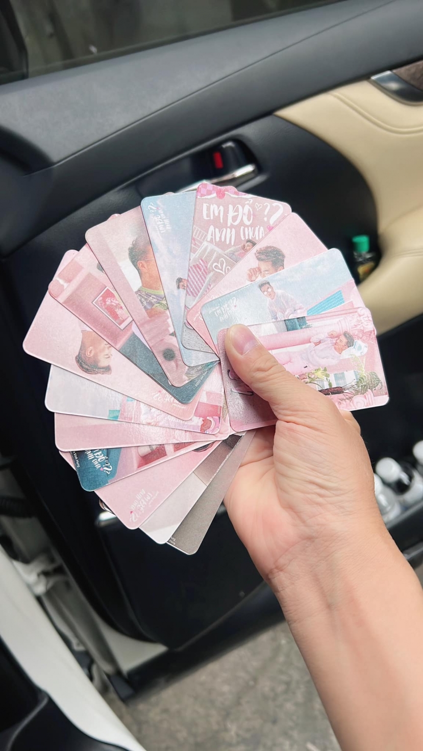 Đàm Vĩnh Hưng chứng minh tốc độ bắt trend chẳng thua kém ngôi sao quốc tế nào khi phát hành card bo góc Đàm Vĩnh Hưng chứng minh tốc độ bắt trend chẳng thua kém ngôi sao quốc tế nào khi phát hành card bo góc
