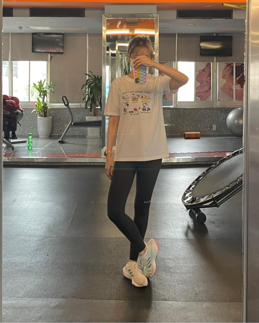 'Sao chổi' chiếu mệnh: Hari Won lại gặp biến căng về sức khỏe, fan đưa ra yêu cầu khẩn - Ảnh 2 'Sao chổi' chiếu mệnh: Hari Won lại gặp biến căng về sức khỏe, fan đưa ra yêu cầu khẩn - Ảnh 2