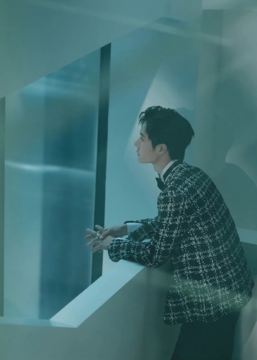 SỐC: Vương Nhất Bác khẳng định đẳng cấp 'ông hoàng', xuất hiện 'sương sương' cũng thống trị cả Cbiz khiến fan vỗ ngực - Ảnh 2 SỐC: Vương Nhất Bác khẳng định đẳng cấp 'ông hoàng', xuất hiện 'sương sương' cũng thống trị cả Cbiz khiến fan vỗ ngực - Ảnh 2