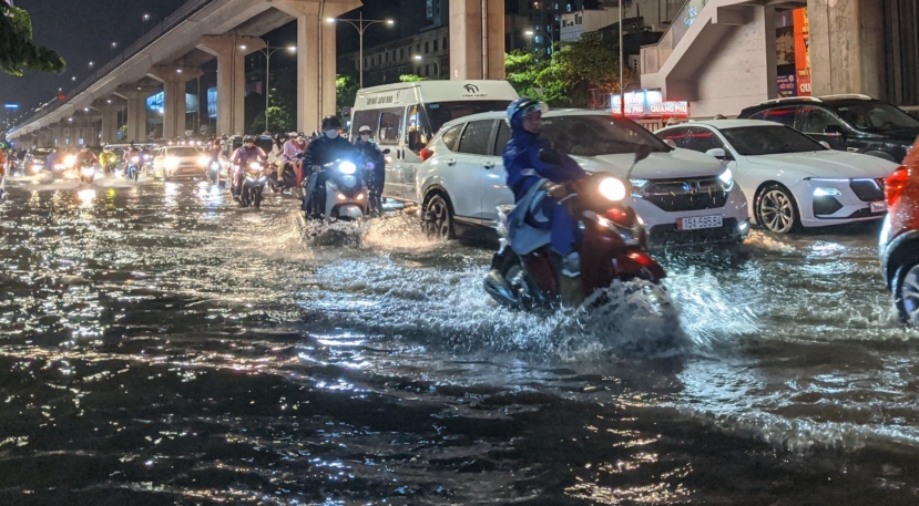 CẬP NHẬT NÓNG diễn biến cơn bão số 3: Bão tiến sát Quảng Ninh, cảnh báo lũ quét - Ảnh 1 CẬP NHẬT NÓNG diễn biến cơn bão số 3: Bão tiến sát Quảng Ninh, cảnh báo lũ quét - Ảnh 1