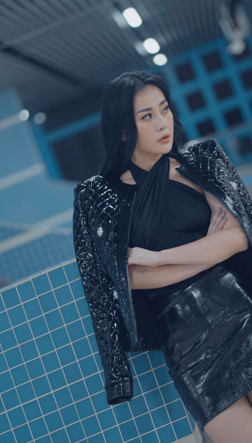 Phương Oanh từng dành cả thanh xuân để yêu một người đàn ông lớn tuổi, sau khi chia tay, bạn trai cũ của cô phất lên và trở thành đại gia Phương Oanh từng dành cả thanh xuân để yêu một người đàn ông lớn tuổi, sau khi chia tay, bạn trai cũ của cô phất lên và trở thành đại gia