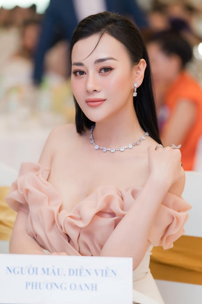 Phương Oanh từng hoàn toàn phủ nhận tin đồn được đại gia chống lưng, Phương Oanh từng hoàn toàn phủ nhận tin đồn được đại gia chống lưng,