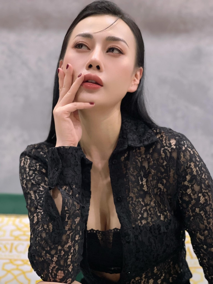 Lùm xùm tình cảm đang trên đỉnh: Phương Oanh bất ngờ có 'tin vui', dân tình nháo nhác gọi vợ Shark Bình - Ảnh 2 Lùm xùm tình cảm đang trên đỉnh: Phương Oanh bất ngờ có 'tin vui', dân tình nháo nhác gọi vợ Shark Bình - Ảnh 2