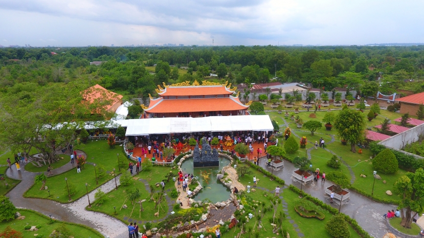Đền thờ Tổ nghề là tâm nguyện lớn nhất cuộc đời Hoài Linh Đền thờ Tổ nghề là tâm nguyện lớn nhất cuộc đời Hoài Linh